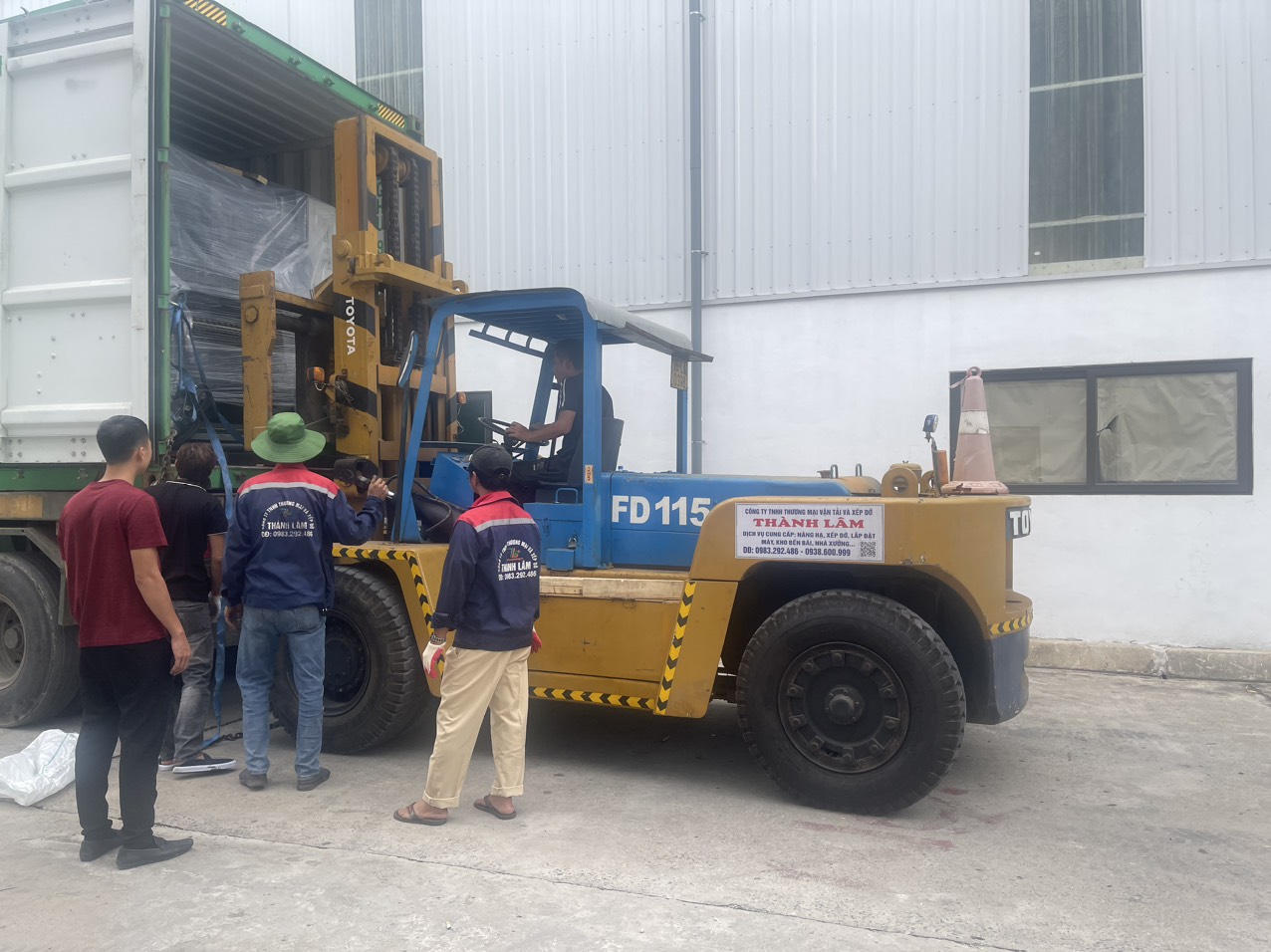 Dịch vụ thuê xe nâng container hàng hóa Hải Phòng
